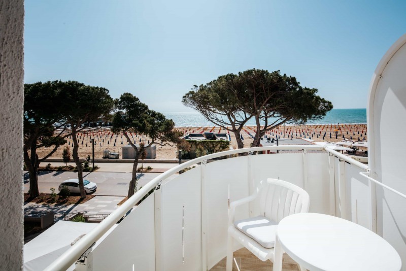 Camera doppia con balcone panoramico fronte mare